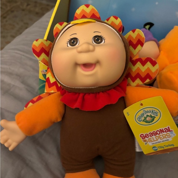 Cabbage Patch Kids Seasonal Friends Doll Set - Picture 6 of 8